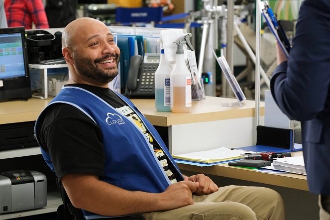 Superstore - Season 6 - Hair Care Products - Photos - Colton Dunn