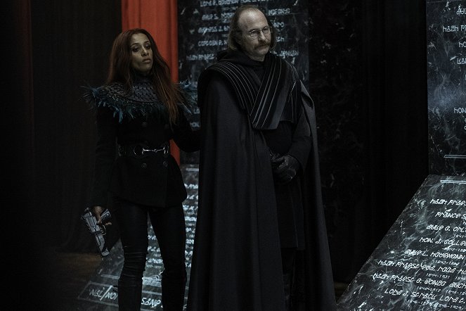 The Watch - The What? - Photos - Lara Rossi, Paul Kaye