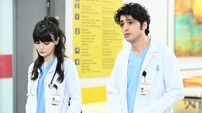 Mucize Doktor - Episode 18 - De la película - Sinem Ünsal, Taner Ölmez