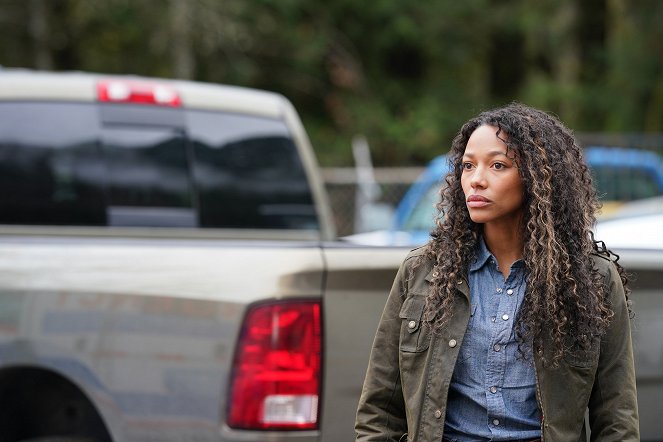Big Sky - The Wolves Are Always out for Blood - Van film - Kylie Bunbury