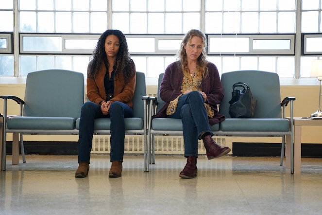 The Big Sky - Season 1 - The Wolves Are Always out for Blood - Photos - Kylie Bunbury, Brooke Smith