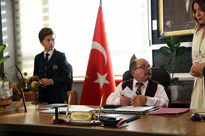 Tozkoparan İskender - Season 1 - Episode 4 - Kuvat elokuvasta - Muhittin Korkmaz