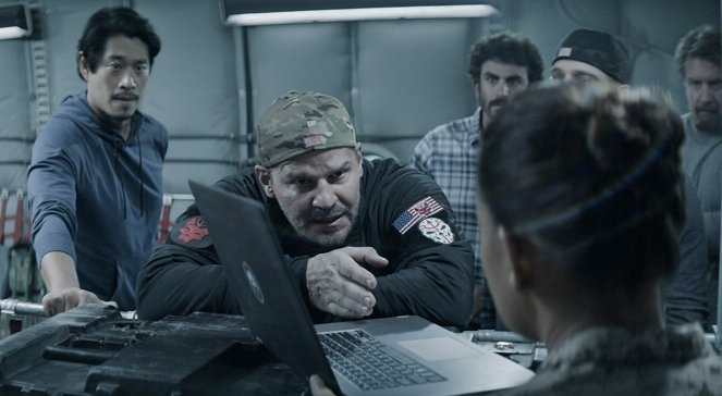 SEAL Team - Horror Has a Face - Van film - Tim Chiou, David Boreanaz