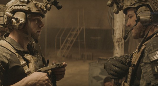 SEAL Team - Horror Has a Face - Filmfotók - Max Thieriot, David Boreanaz