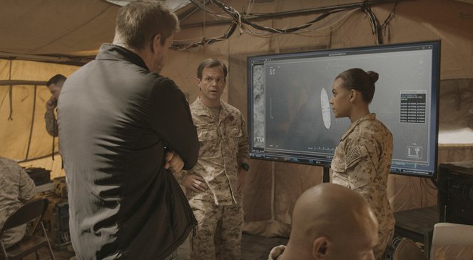 SEAL Team - Season 4 - Das Grauen hat ein Gesicht - Filmfotos - Judd Lormand, Toni Trucks