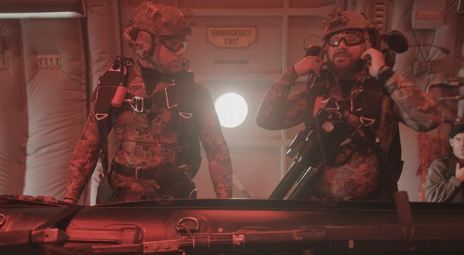 SEAL Team - Horror Has a Face - Photos - Max Thieriot, A. J. Buckley