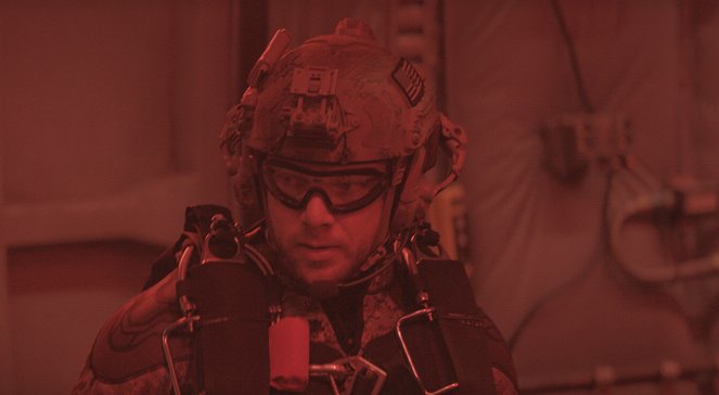 SEAL Team - Horror Has a Face - Z filmu - Max Thieriot
