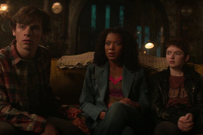 Sabrina hátborzongató kalandjai - Chapter Twenty-Nine: The Eldritch Dark - Filmfotók - Ross Lynch, Jaz Sinclair, Lachlan Watson