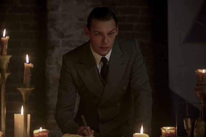 Chilling Adventures of Sabrina - Chapter Thirty-One: The Weird - Photos - Richard Coyle
