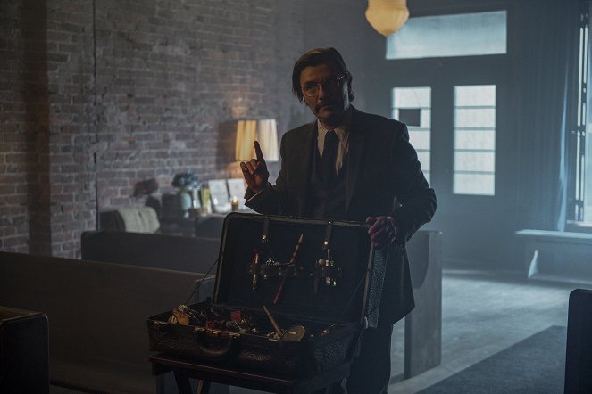Chilling Adventures of Sabrina - Chapter Thirty-Two: The Imp of the Perverse - Photos - James Urbaniak
