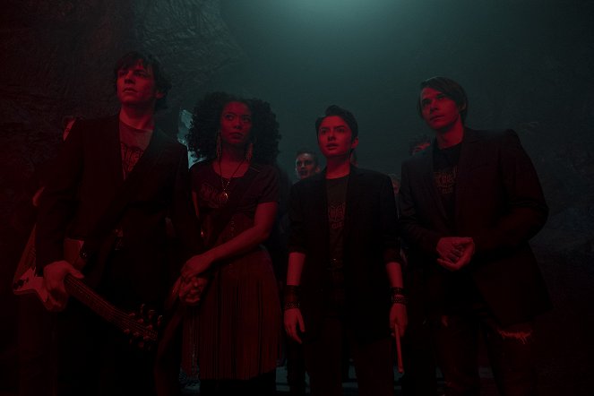 Chilling Adventures of Sabrina - Chapter Thirty-Four: The Returned - Photos - Ross Lynch, Jaz Sinclair, Lachlan Watson, Jonathan Whitesell