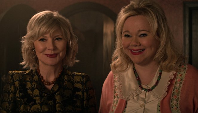 Chilling Adventures of Sabrina - Chapter Thirty-Five: The Endless - Photos - Beth Broderick, Caroline Rhea