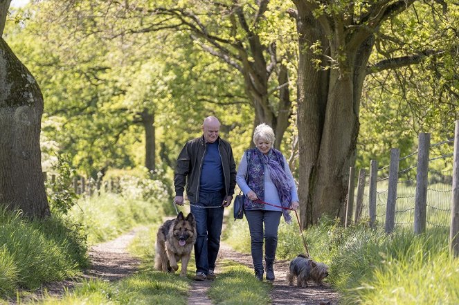 Mit Herz und Hund - Filmfotos - Dave Johns, Alison Steadman