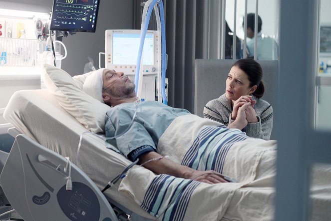 Transplant - Season 1 - Bez boja niet víťazstva - Z filmu - John Hannah, Torri Higginson