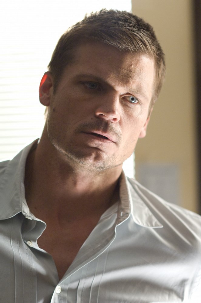 Saving Grace - Is There a Scarlet Letter on My Breast? - Filmfotos - Bailey Chase