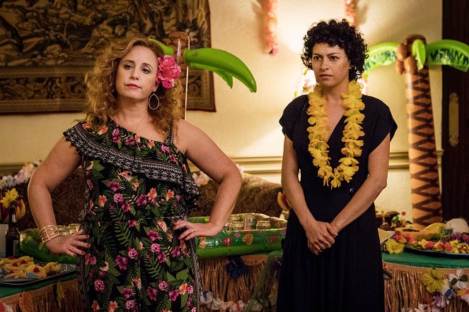 Tropiciele - Season 2 - Denial - Z filmu - Jessica Chaffin, Alia Shawkat