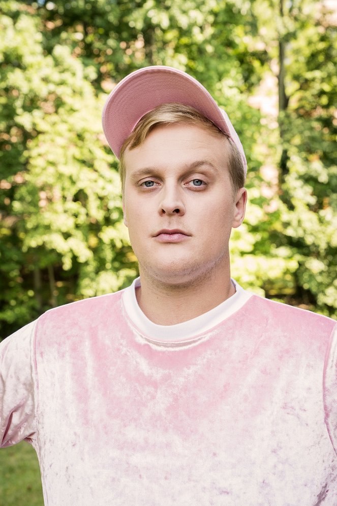 Search Party - Hysteria - Promokuvat - John Early