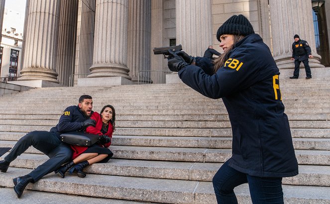 FBI: Special Crime Unit - Season 2 - Safe Room - Photos - Zeeko Zaki, Yasmine Aker, Missy Peregrym