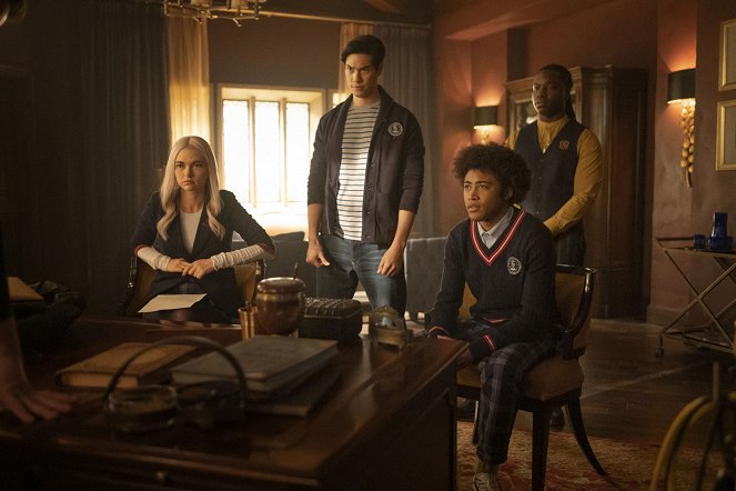 Legacies - Season 3 - Goodbyes Sure Do Suck - Photos