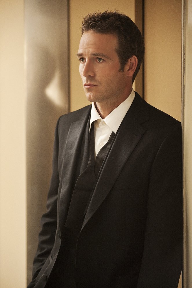 Hawthorne - Night Moves - Photos - Michael Vartan