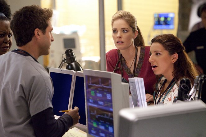 Trinity kórház - Season 2 - Afterglow - Filmfotók - Christina Moore, Vanessa Lengies