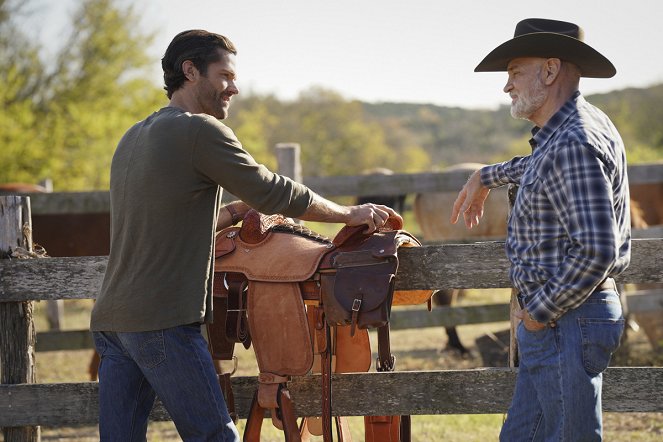 Walker - Season 1 - Back in the Saddle - Kuvat elokuvasta - Jared Padalecki, Mitch Pileggi