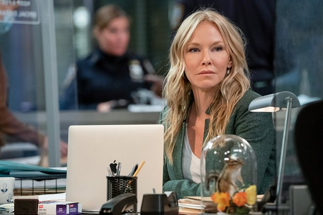 Law & Order: Special Victims Unit - The Long Arm of the Witness - Van film - Kelli Giddish