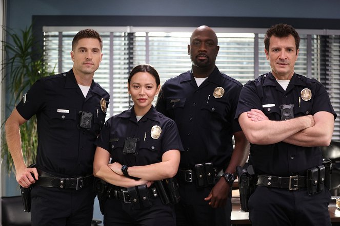 Rekrut - Season 3 - Alarm - Z realizacji - Eric Winter, Melissa O'Neil, Richard T. Jones, Nathan Fillion