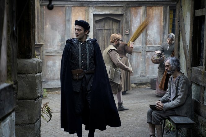 A Discovery of Witches - Season 2 - Episode 2 - Photos - Michael Lindall