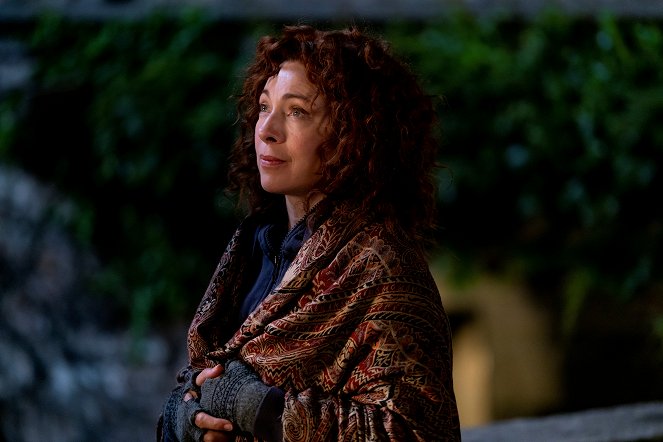A Discovery of Witches - Episode 4 - Van film - Alex Kingston
