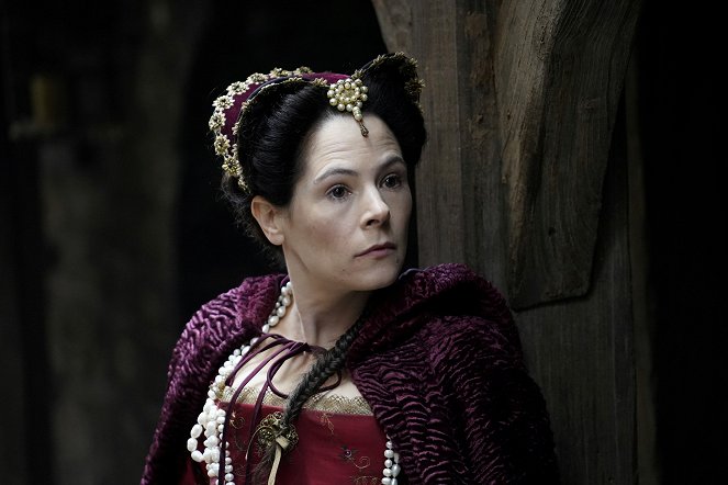 A Discovery of Witches - Episode 5 - Photos - Elaine Cassidy