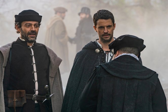 A Discovery of Witches - Episode 7 - Photos - Milo Twomey, Matthew Goode