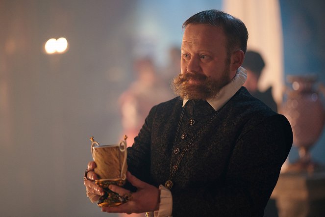 A Discovery of Witches - Season 2 - Episode 7 - Photos - Michael Jibson
