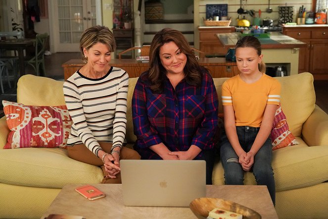 American Housewife - Getting Frank with the Ottos - Photos - Wendie Malick, Katy Mixon, Giselle Eisenberg