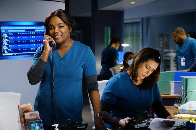 Chicago Med - When Your Heart Rules Your Head - Do filme - Marlyne Barrett, Lorena Diaz