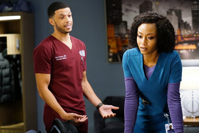 Chicago Med - When Your Heart Rules Your Head - Film - Roland Buck III, Yaya DaCosta