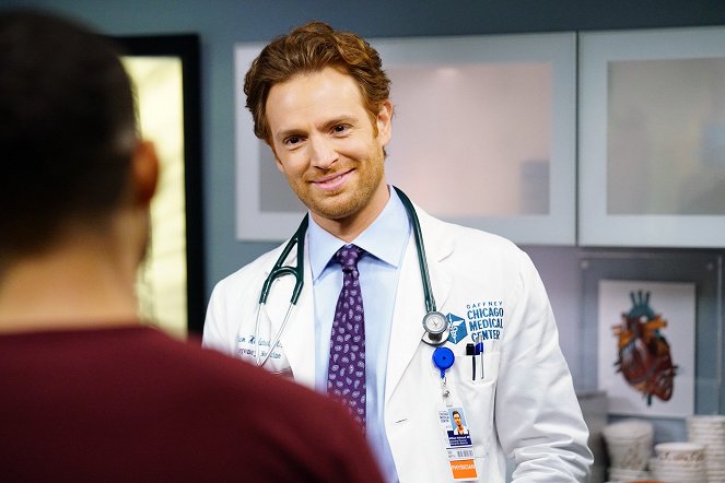 Chicago Med - Season 6 - When Your Heart Rules Your Head - Photos - Nick Gehlfuss