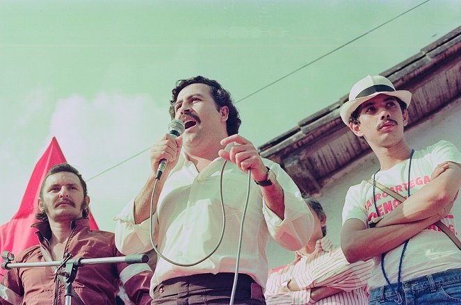 Hon na Escobarovy hrochy - Z filmu