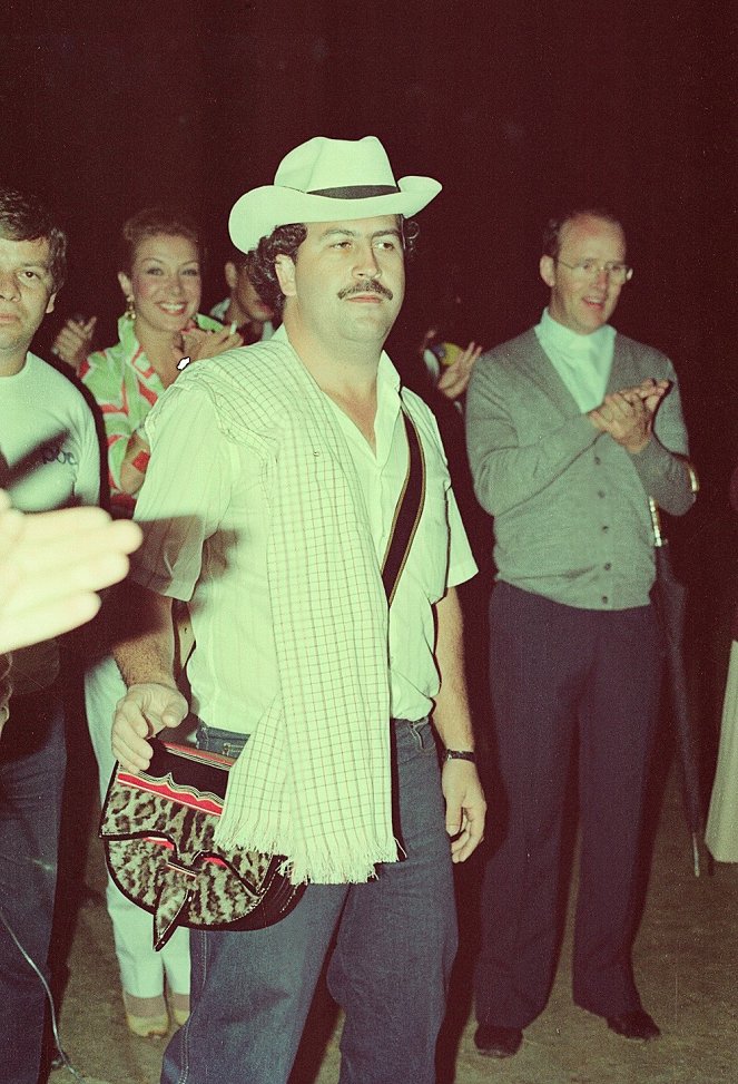 Hon na Escobarovy hrochy - Z filmu