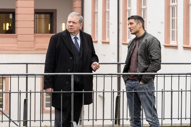Der Staatsanwalt - Season 16 - Erfolgreich, glücklich, tot - De la película