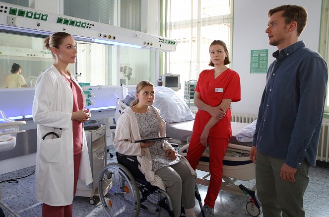 In aller Freundschaft – Die Krankenschwestern - Season 2 - Glücklich – Unglücklich - Filmfotos