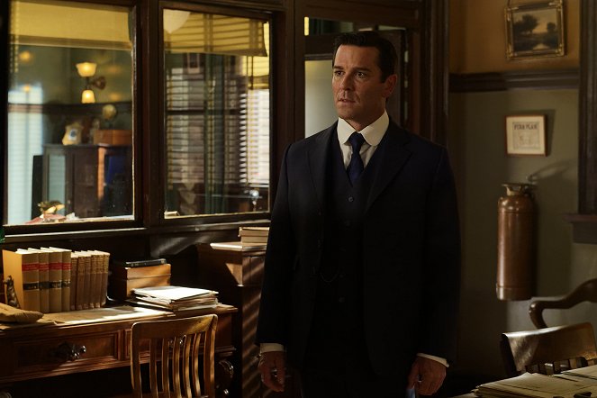 Murdoch Mysteries - The Killing Dose - Photos - Yannick Bisson