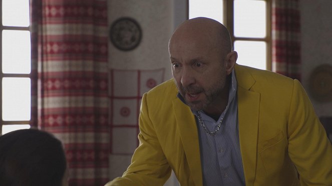 Drága örökösök - Season 4 - Az esküvő után - De la película - Ferenc Lengyel