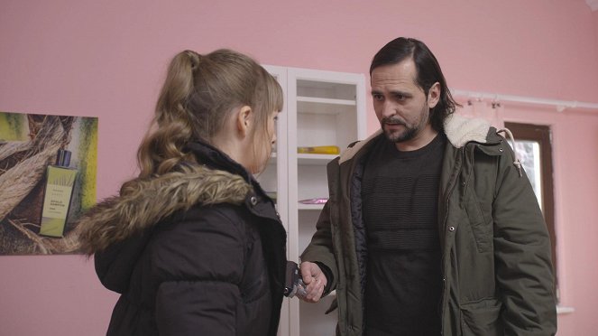 Drága örökösök - Season 4 - Fenyegetés - Filmfotos - Zsolt Sarádi