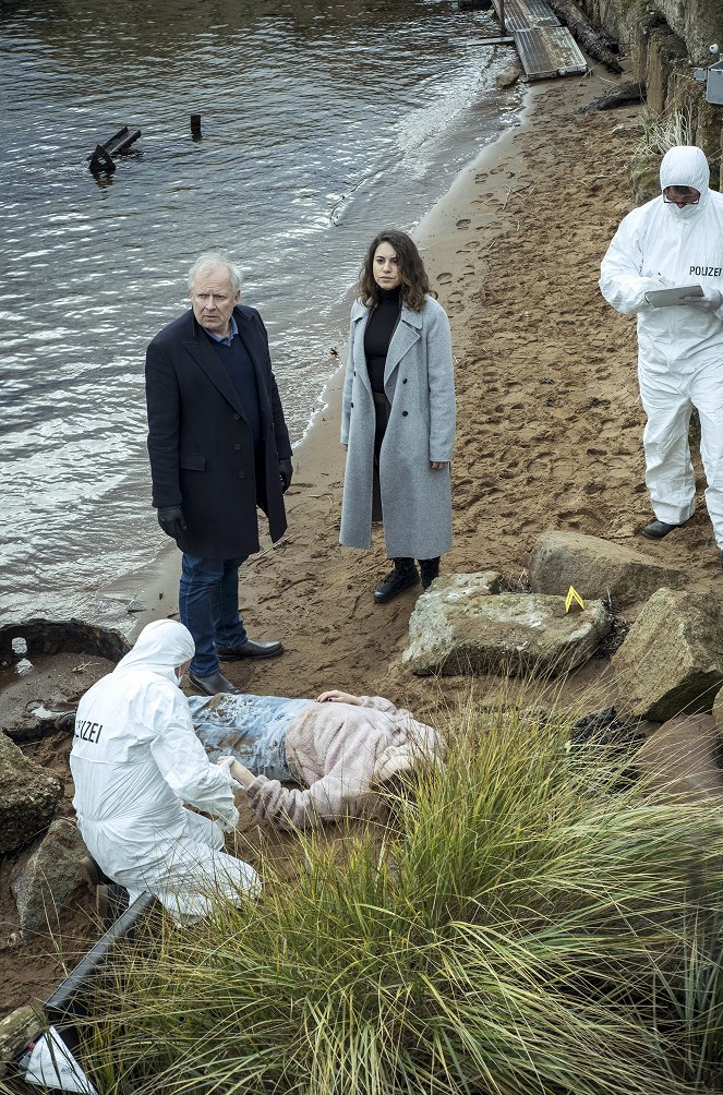 Tatort - Borowski und die Angst der weißen Männer - Photos - Axel Milberg, Almila Bağrıaçık