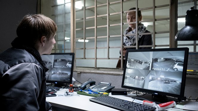 Tatort - Season 52 - Borowski und die Angst der weißen Männer - Filmfotos - Joseph Konrad Bundschuh, Mathilde Bundschuh
