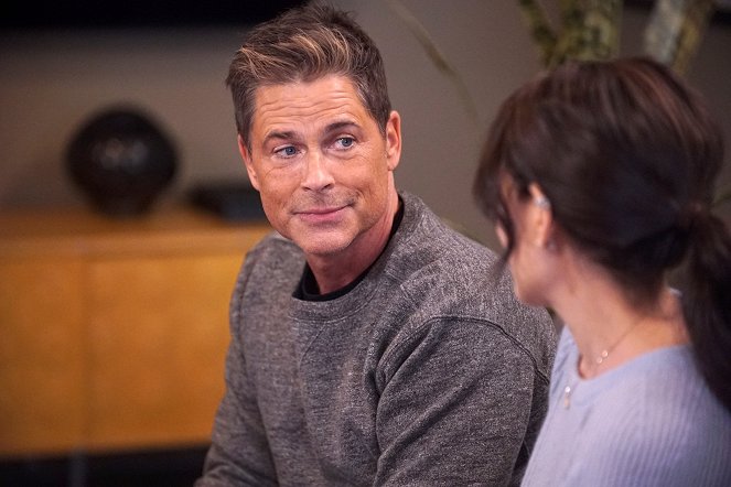 9-1-1: Lone Star - Friends with Benefits - Photos - Rob Lowe