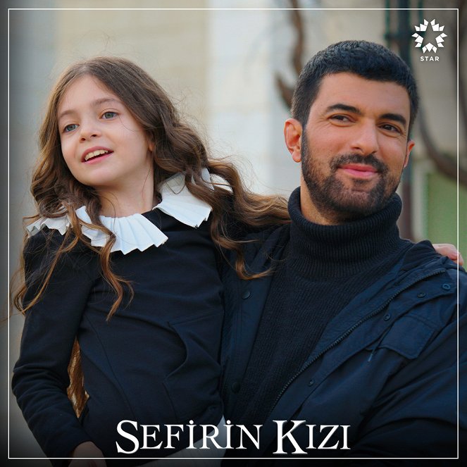 Sefirin Kızı - Episode 23 - Fotocromos - Beren Gençalp, Engin Akyürek