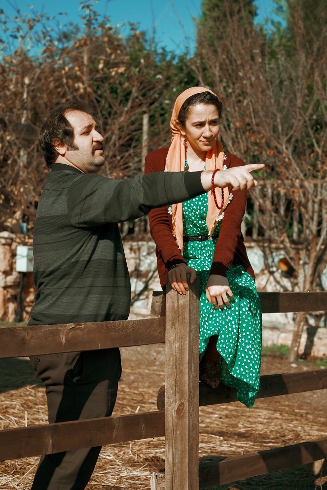 A nagykövet lánya - Season 2 - Episode 22 - Filmfotók - Sami Aksu, Yağmur Başkurt