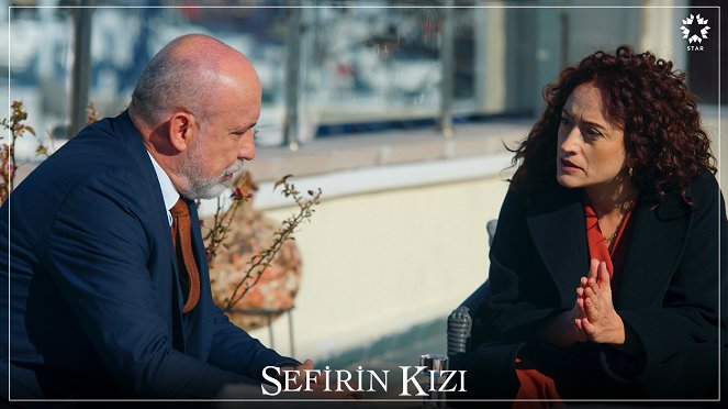 Sefirin Kızı - Season 2 - Episode 19 - Lobbykarten - Esra Kızıldoğan